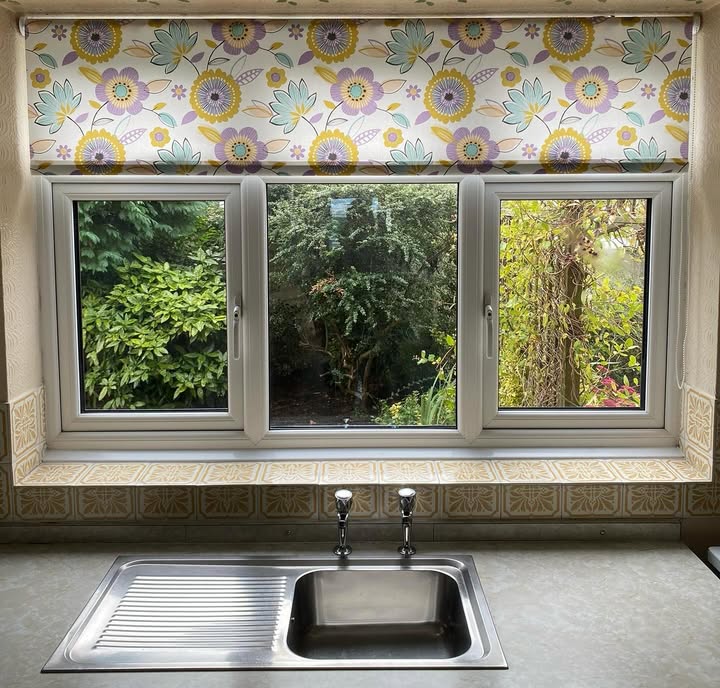 Lovely Roller Blind fitted in a kitchen in Hesketh bank, measure made and fitted by McGraths Blinds and Curtains